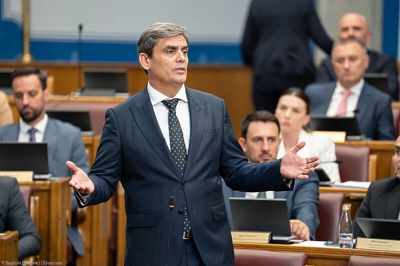 Nižu se reakcije na ulazak Bošnjačke stranke u Vladu Crne Gore: "Bruka i sramota"